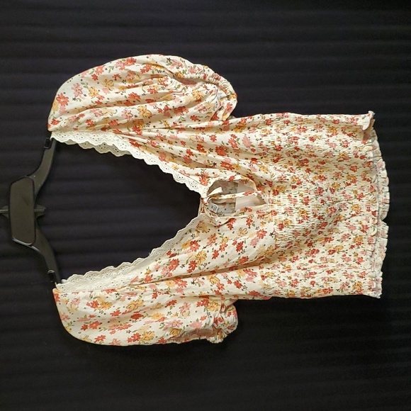 Stitch and Pine Smocked Eyelit neckline Top Size XL - Picture 1 of 6